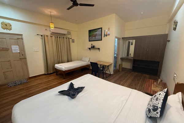 Deluxe Room, Air conditioning | Desk, laptop workspace, WiFi (free)