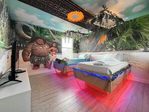 Iron/ironing board, travel cot, WiFi, bed sheets - 9BR Luxury Adventure Villa with Pool Near Disney (Four Corners)