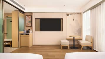 Habitación, 2 camas individuales | Espacio para trabajar con un portátil, cortinas opacas, cunas gratuitas