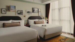 Grand Room, 2 Queen Beds - NoMad Hilton Singapore (Singapore)