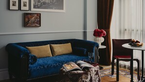 Suite, 1 King Bed | Living area - NoMad Hilton Singapore (Singapore)