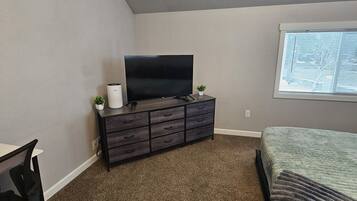 1 chambre, fer et planche à repasser, Wi-Fi, literie fournie