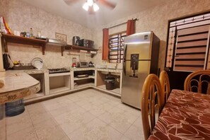 Private kitchen - Casa Balfré - Traditional Home in Mérida (Mérida)