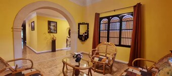Casa Balfré - Traditional Home in Mérida