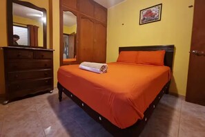 Iron/ironing board, internet, bed sheets