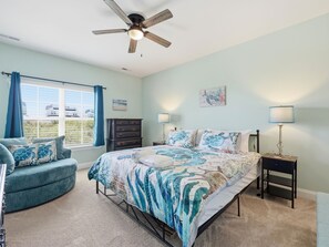 Room - Turtle LIVIN | ICW Views, Sleeps 11, Games & Relax (North Topsail Beach)