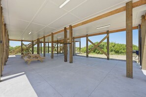 Outdoor dining - Turtle LIVIN | ICW Views, Sleeps 11, Games & Relax (North Topsail Beach)