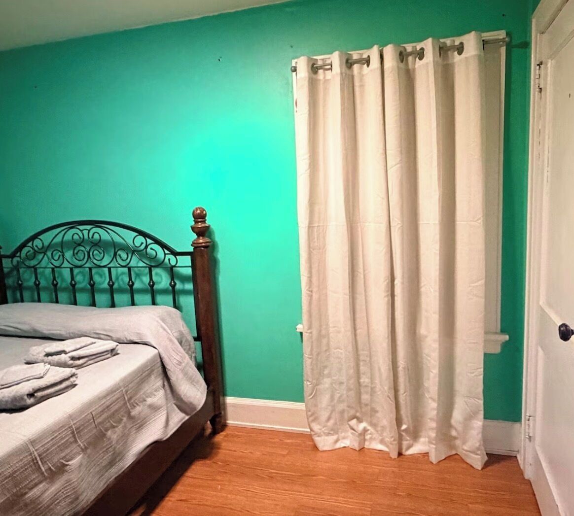 4 bedrooms, WiFi, bed sheets