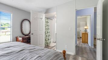 4 bedrooms, free WiFi, bed sheets