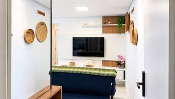 Apartamento premium, banheira de hidromassagem, vista para a praia | Roupas de cama premium, individualmente decorados