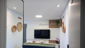 Premium Apartment, Jetted Tub, Beach View | Living area