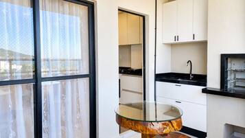 Premium Apartment, Jetted Tub, Beach View | Lanai