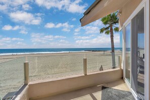 On the beach - 4207 Seashore Drive | Rooftop Deck, Sleeps 12 (Newport Beach)