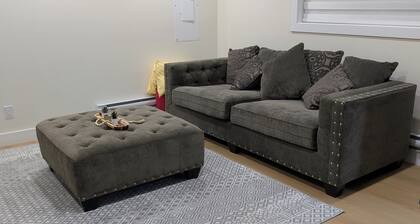 A relaxing & quiet 2 storey retreat!
