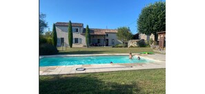 Pool - Vrbo Property (Soyaux)