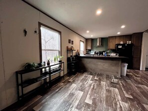 Fridge, microwave, oven, stovetop - Pet Friendly - Private | Fire Pit & WiFi | RRG (Beattyville)