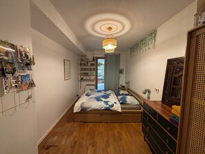 Iron/ironing board, WiFi, bed sheets - Vrbo Property (Paris)