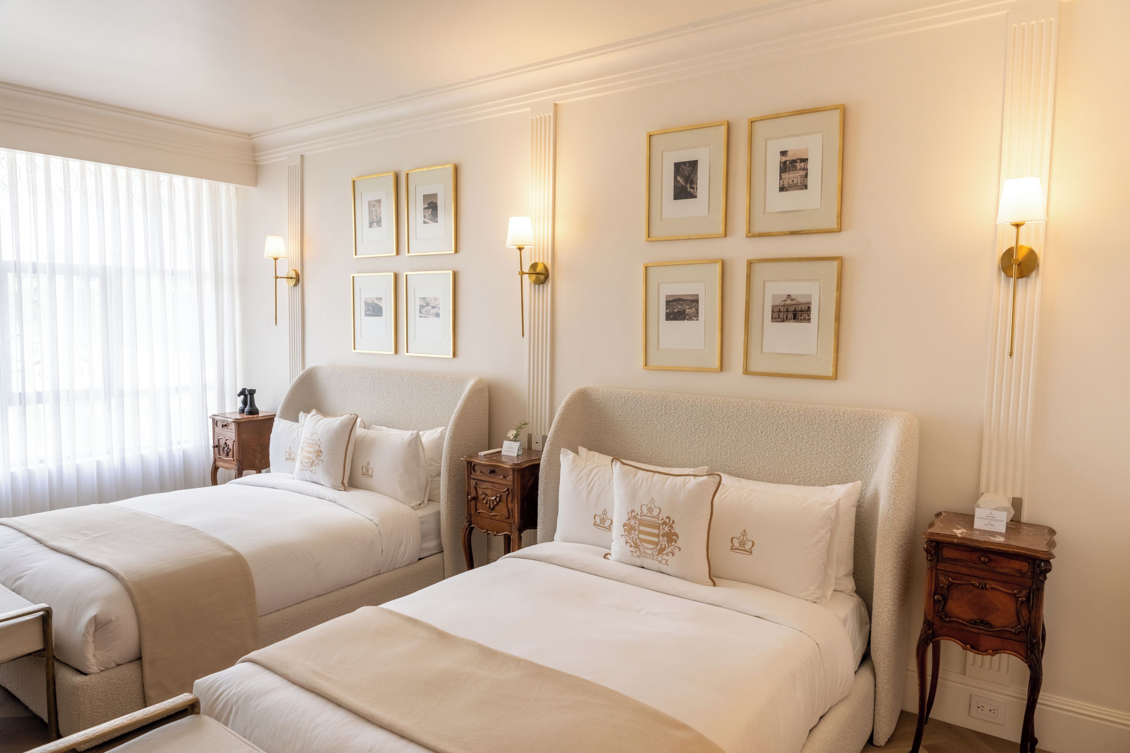 Habitación superior, 2 camas Queen size, vista al jardín | Ropa de cama de alta calidad, camas con efecto memoria y minibar 