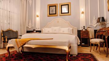Habitación superior, vista al jardín | Ropa de cama de alta calidad, camas con efecto memoria y minibar