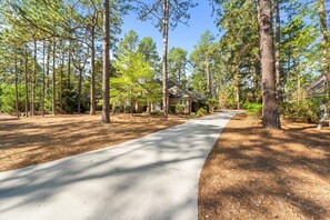 Property grounds - Cherry Lane Caddy House Monthly (Pinehurst)