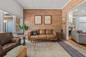 Living area - Cherry Lane Caddy House Monthly (Pinehurst)