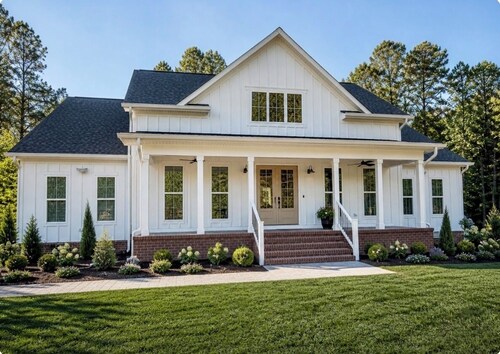 Luxurious getaway with access to pool! Pets are welcome!