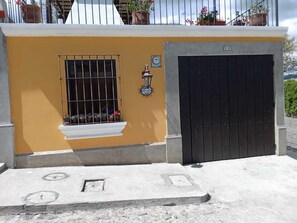 Exterior detail - Beautiful 3-bedroom townhome in tranquil San Pedro Las Huertas (San Pedro Las Huertas)