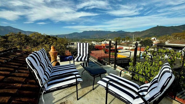 Terrace/patio - Beautiful 3-bedroom townhome in tranquil San Pedro Las Huertas (San Pedro Las Huertas)