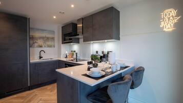 Fridge, microwave, oven, stovetop