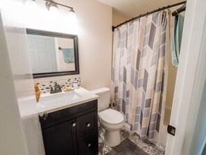 Hair dryer, towels - Timberline Treeline Retreat (Eugene)