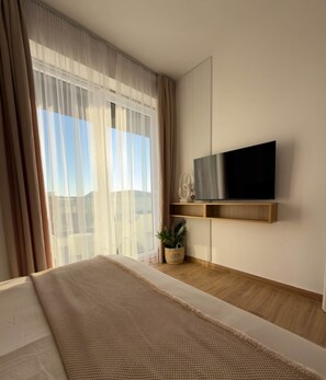Iron/ironing board, WiFi, bed sheets - Stelvio - Sea Residence (Sarandë)
