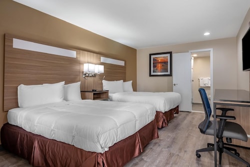 Coastal Inn by Beach and Boardwalk