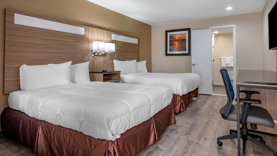 Coastal Inn by Beach and Boardwalk
