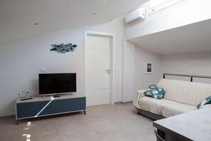 Living area - Vrbo Property (Vada)