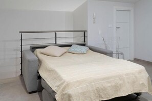 WiFi, bed sheets - Vrbo Property (Vada)