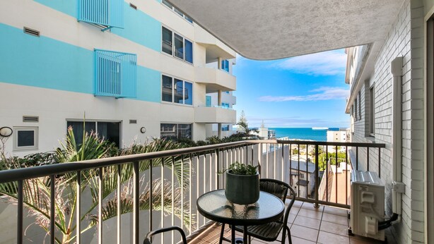 Outdoor dining - Canberra Heights Unit 5, 35 Canberra Terrace, King (Kings Beach)