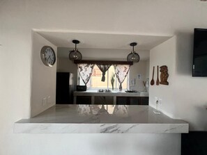 Private kitchen - Casa Mariposas Ixtapa Pet Friendly Eco-Villa with Unlimited A/C and Solar Energy (Ixtapa Zihuatanejo)