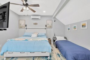Iron/ironing board, WiFi - 1 Bedroom Studio in Waterfront Building with Dock Access (Treasure Island)