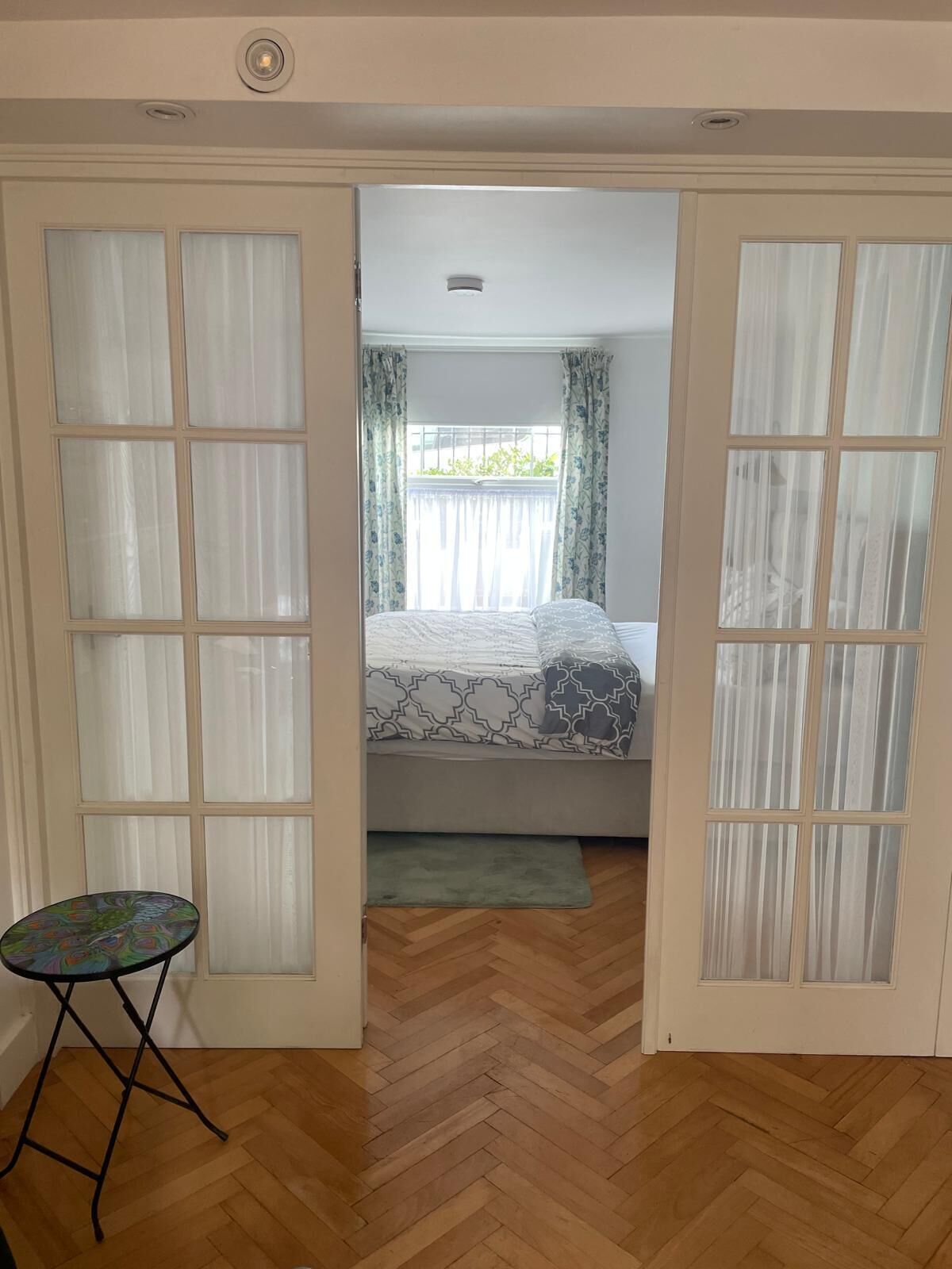 1 chambre, bureau, fer et planche à repasser, Wi-Fi gratuit