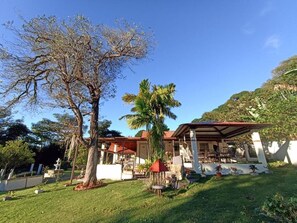 Fachada de la propiedad