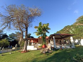 Fachada de la propiedad