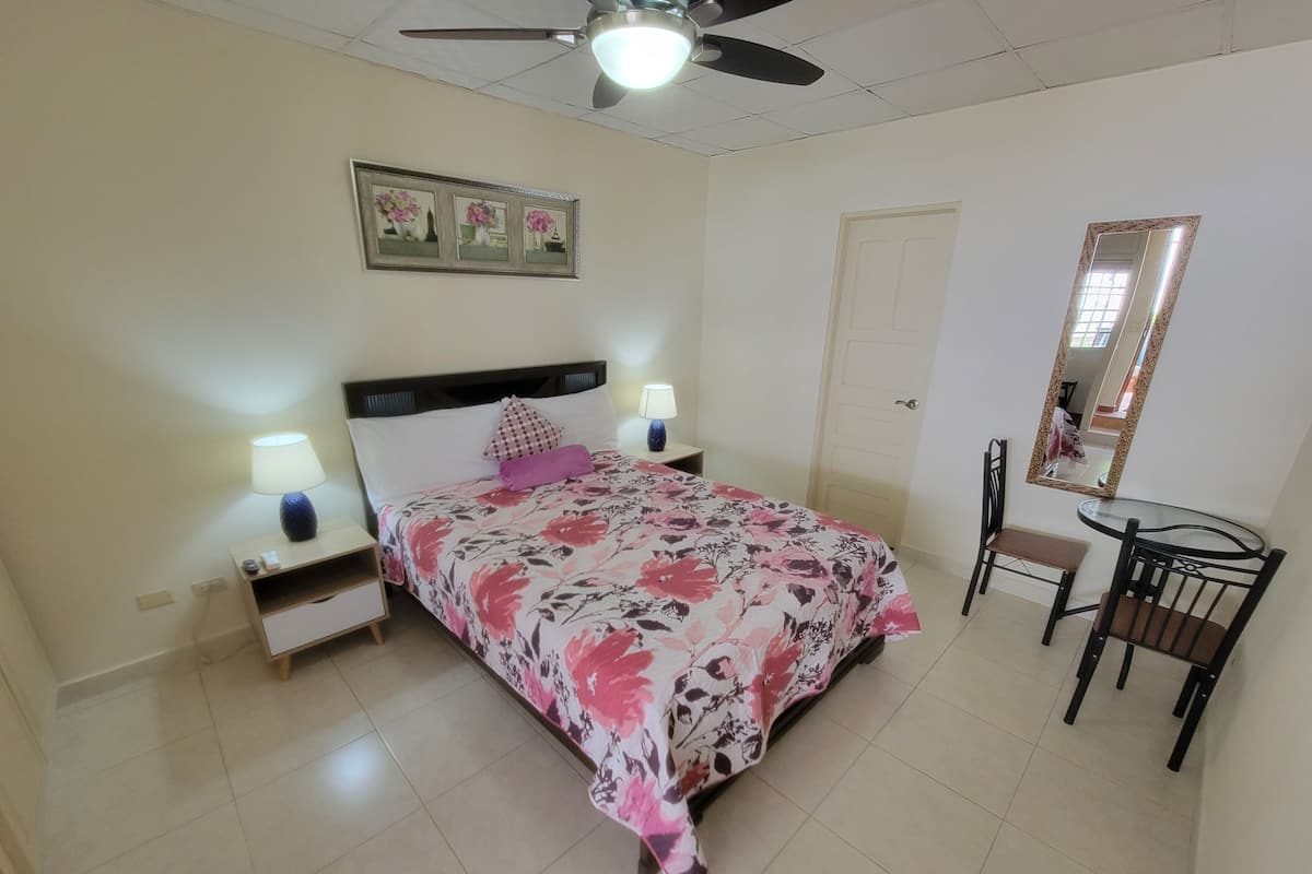 Deluxe Double Room, Courtyard View | Individually decorated, individually furnished, blackout drapes