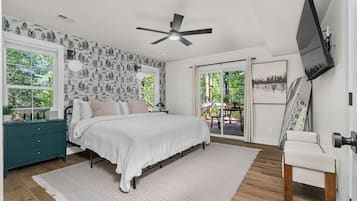 2 bedrooms, iron/ironing board, travel crib, free WiFi