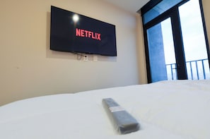 Classic Suite, Balcony, City View | Television