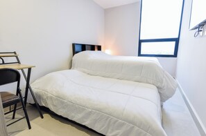 Laptop workspace, iron/ironing board, free WiFi - Arena Vive (Monterrey)