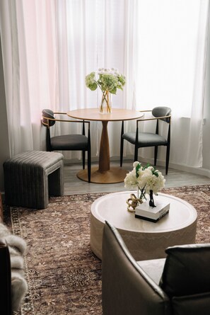 Interior - 3BR Manhattan Getaway | NYC |METLife|Hoboken (Jersey City)