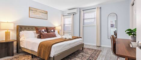 3 bedrooms, iron/ironing board, travel crib, free WiFi