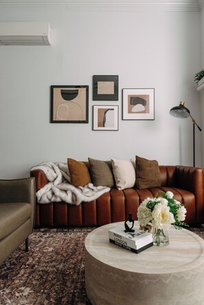 Smart TV - 3BR Manhattan Getaway | NYC |METLife|Hoboken (Jersey City)