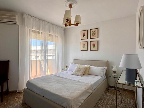 Magnificent Duplex newly renovated very bright and facing the sea. Parking