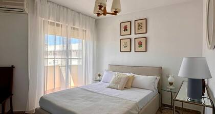 Magnificent Duplex newly renovated very bright and facing the sea. Parking